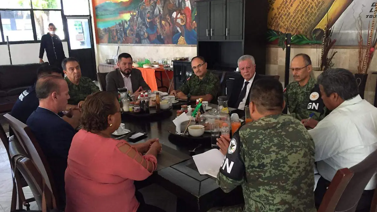 29 Se reúnen en el 33 Batallón de Infantería