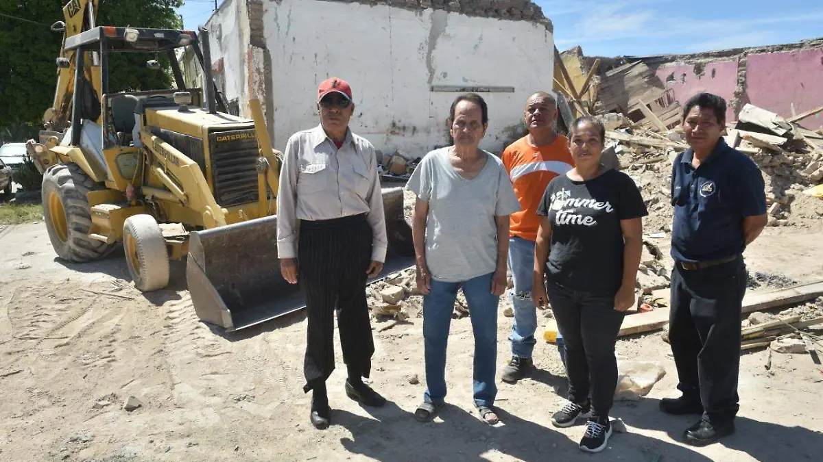 28 COBIAN 2  CON UN JUICIO AL AIRE LOS INTENTAN DESALOJAR DE SUS VIVIENDAS