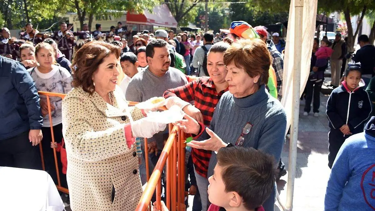alcaldesa encabezó festejos