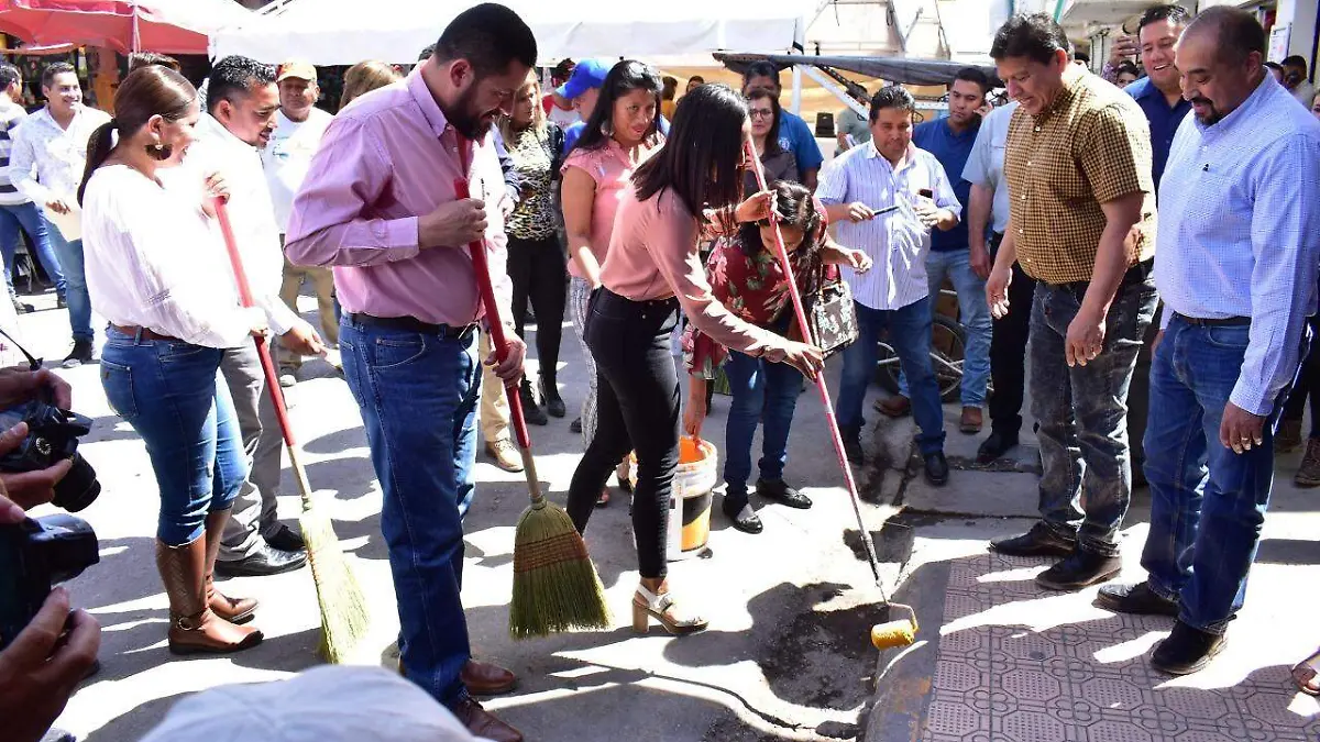 36 SOLIS Alcalde arranca programa ‘Embellezcamos Matamoros’