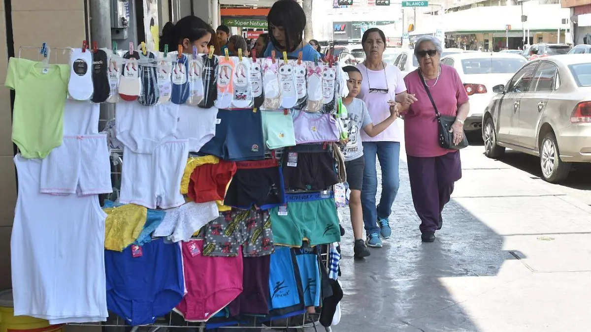 30 AMBULANTAJE SE DESBORDA EN CENTRO HISTÓRICO ECM1