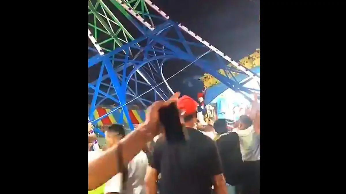 02 Colapsa estructura del teleférico en la FENADU 2019