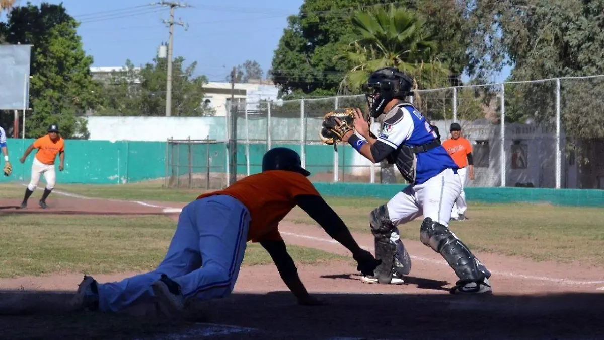 36 Se reanudan los playoffs de la Liga Mayor de Beisbol