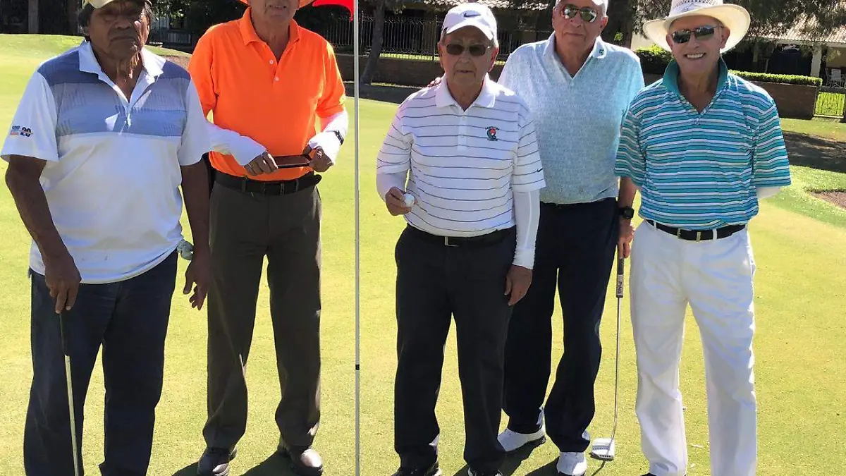 02 Hole in one 2