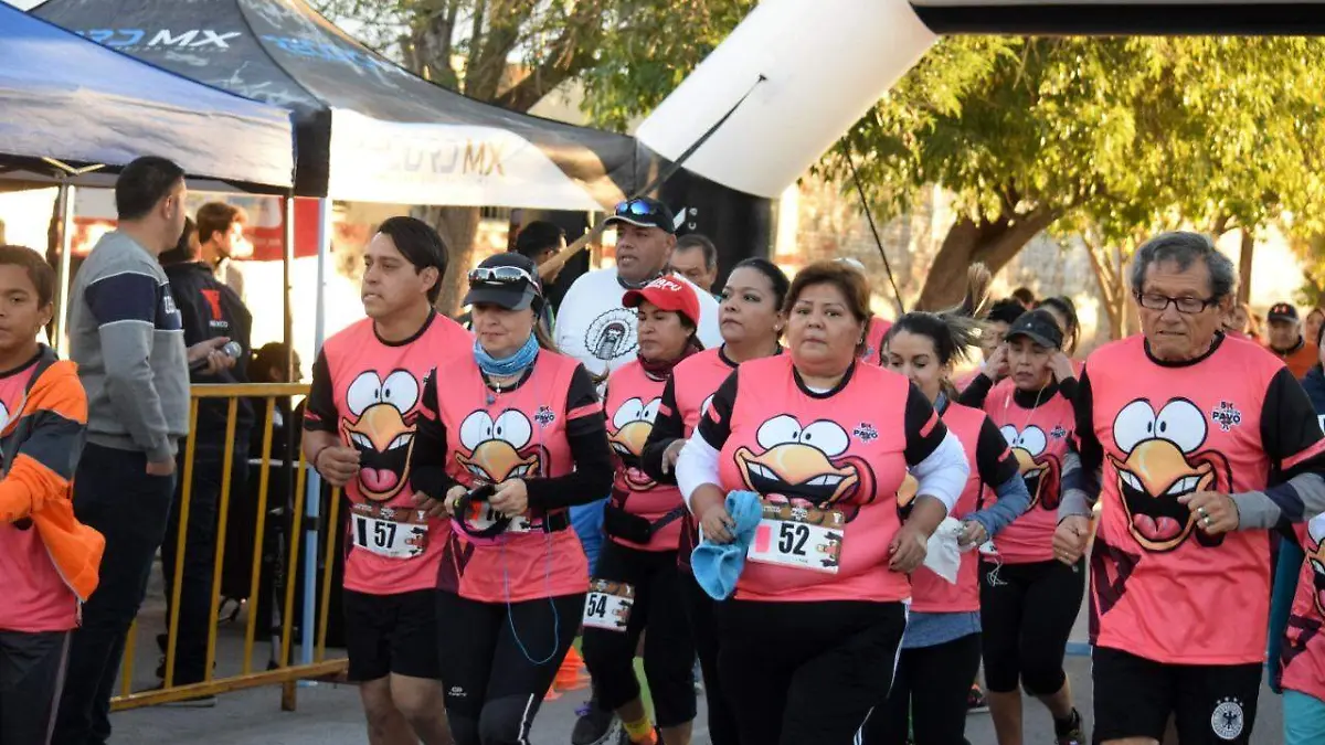 06 Gran ambiente en la 5k Ymcarrera del Pavo
