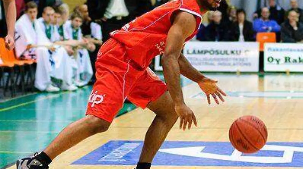 13 Regresa Akeem Scott a Laguneros