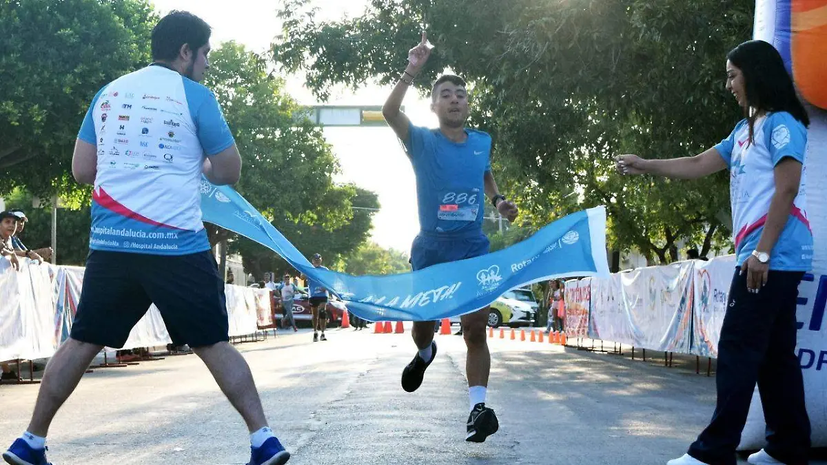 06 Celebran con éxito1