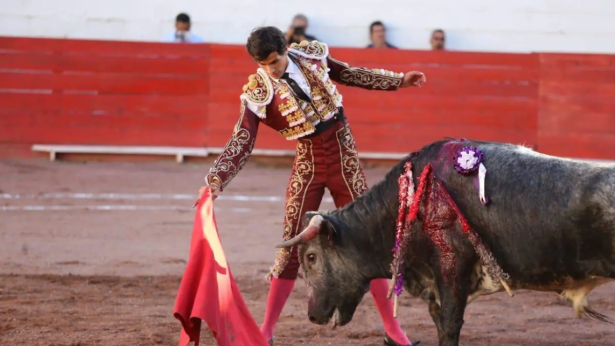33 Diego Garmendia triunfa en la Plaza de Toros