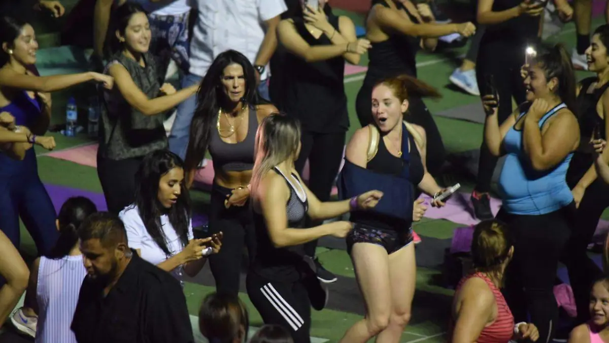 34 Bárbara de Regil activó al Coliseo Centenario