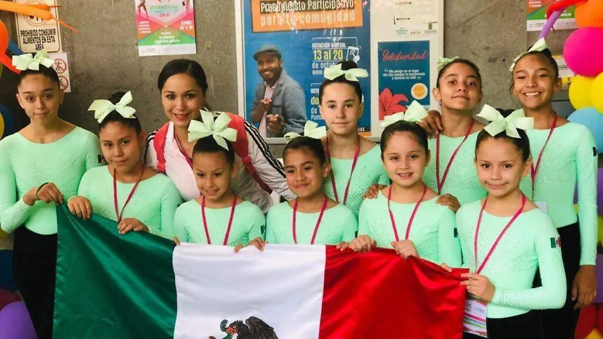 13 Destacan gimnastas laguneros en Colombia2