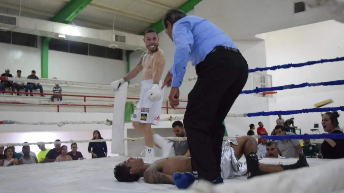 18 Inconclusa, función de box en Lerdo