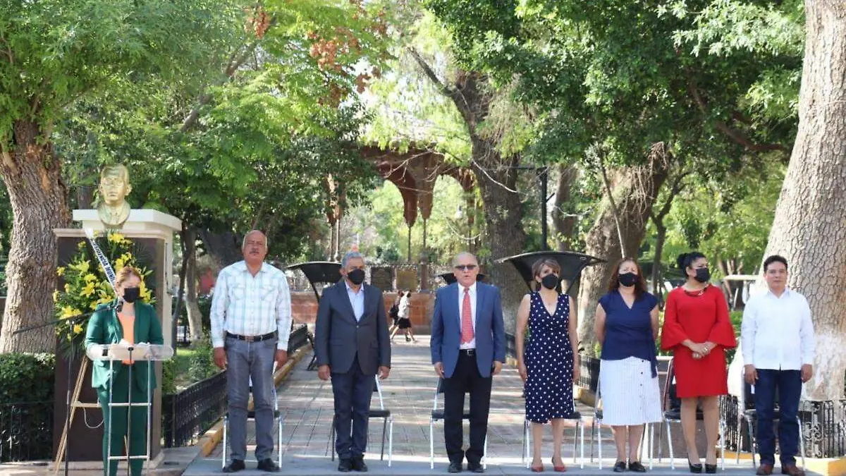 Conmemoran el natalicio del general Lázaro Cárdenas del Río