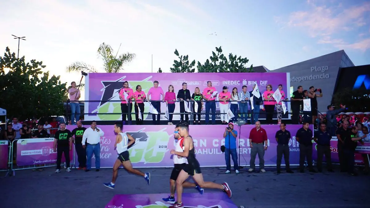 06 Corren más de 5 mil Laguneros en la gran carrera Coahuila