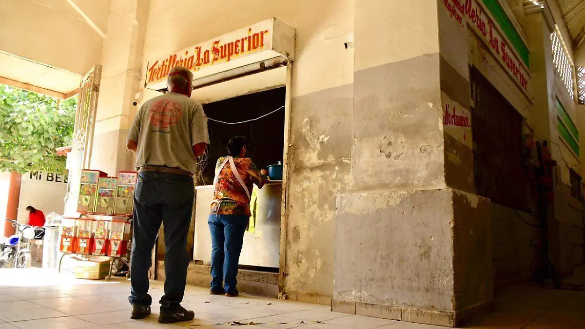 ROBERTO 2 Locales del mercado Donato Guerra registran un repunte de ventas de un 50