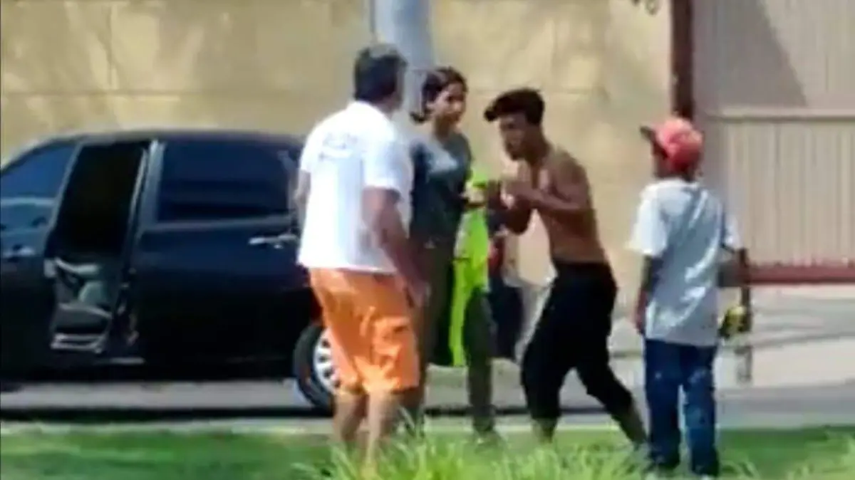 limpiaparabrisas golpea a conductor