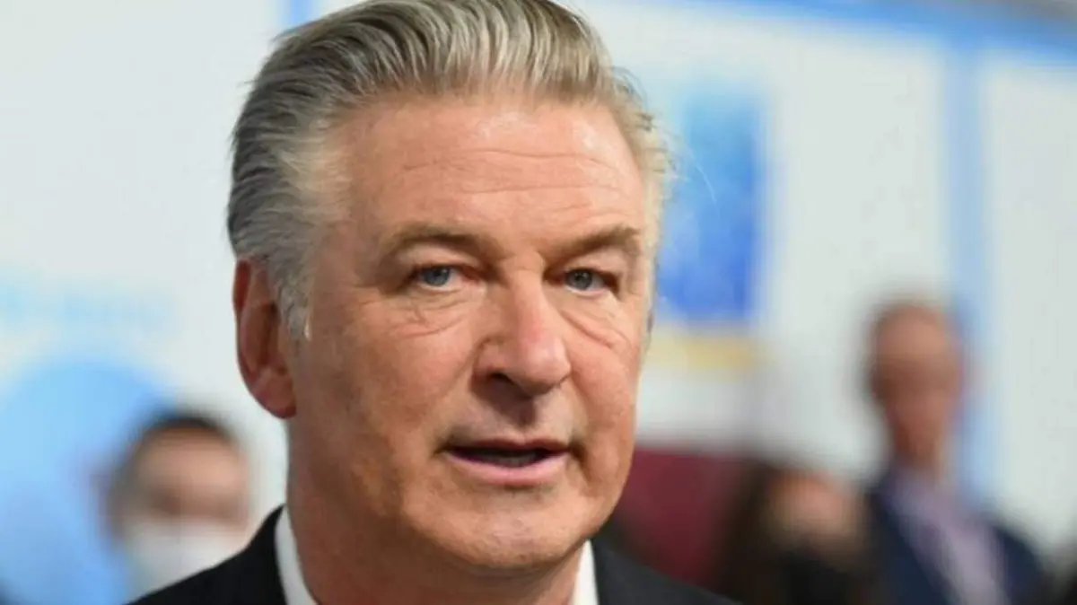 Alec Baldwin disparó mata accidentalmente a una mujer durante rodaje AFP