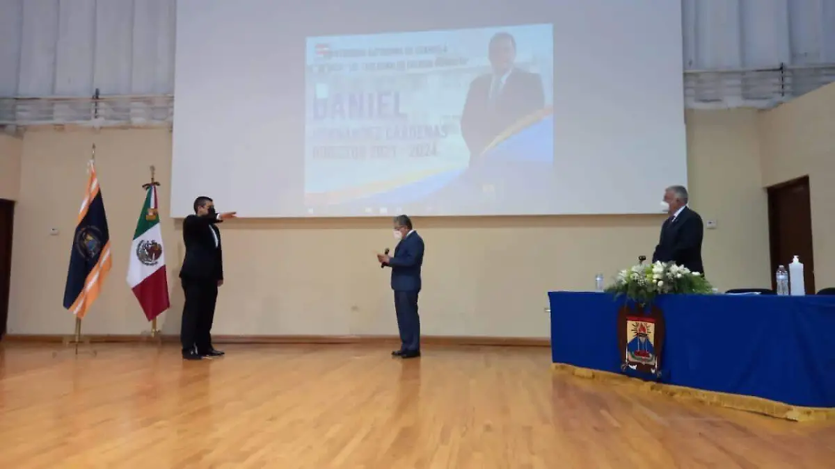 Toma protesta uadec