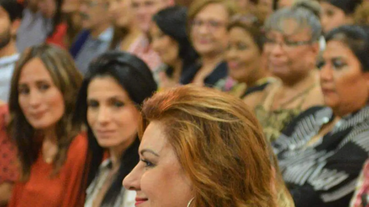 Presentan libro Olvídame