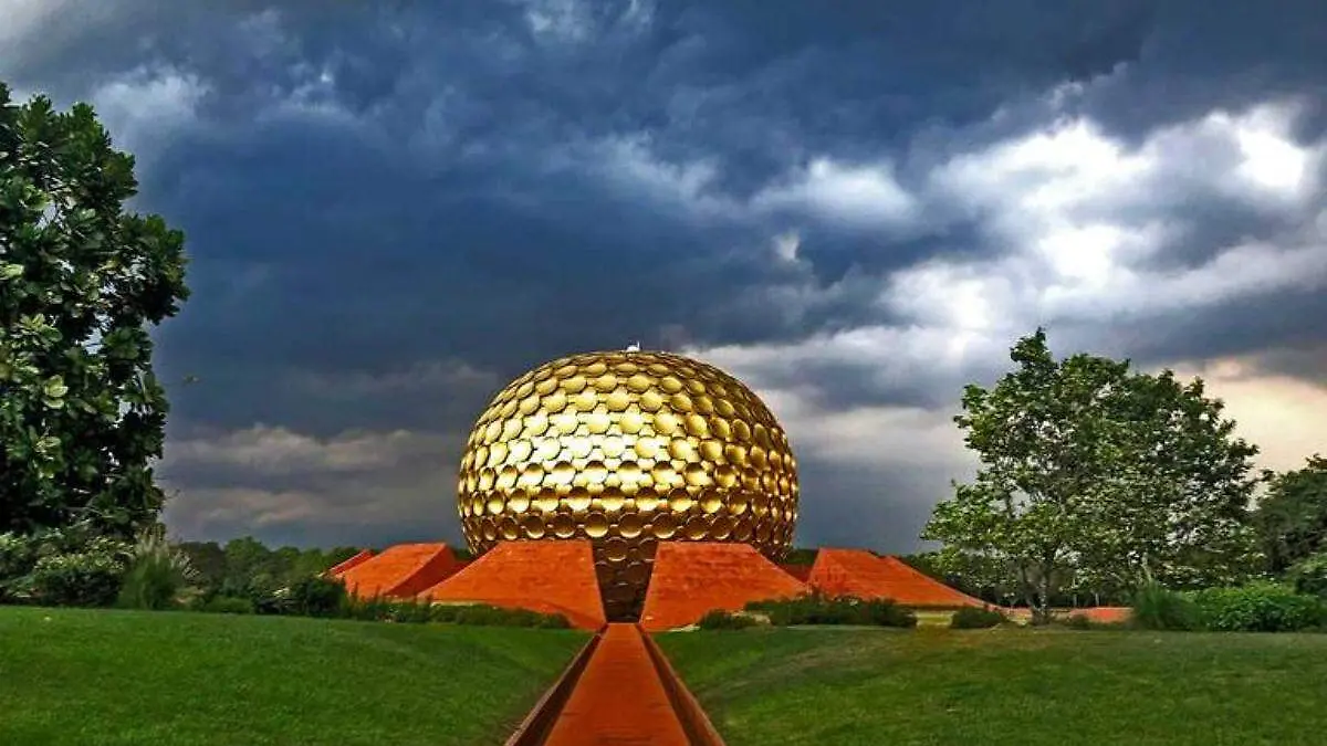 Matrimandir_Auroville (1)