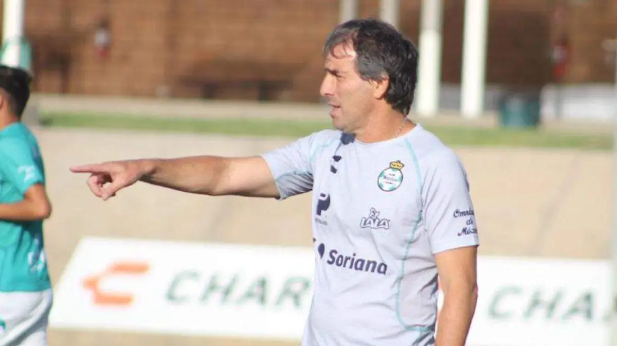 Director Técnico Santos Laguna