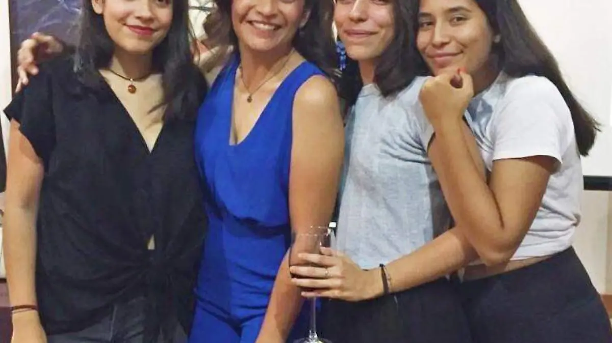 Presentan libro Olvídame