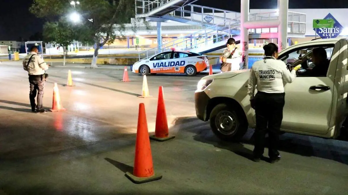 Detienen a 35 conductores ebrios en Torreón