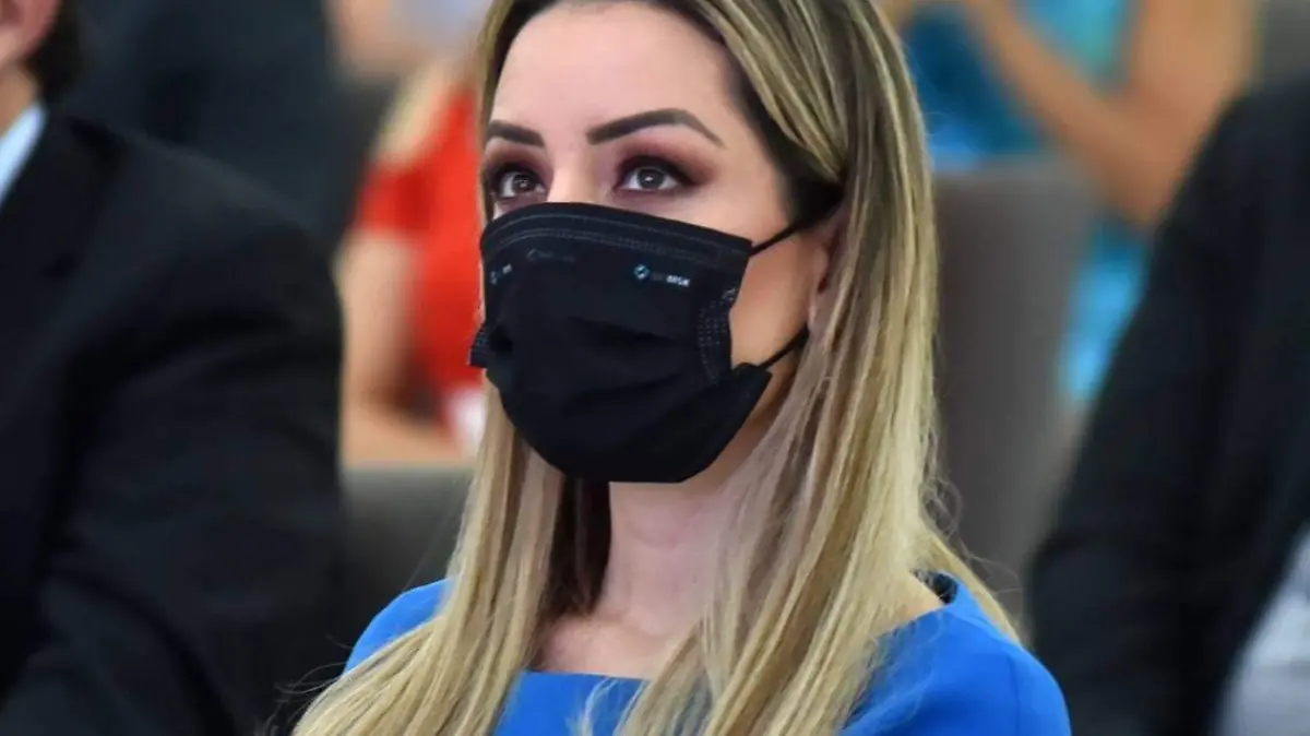 Verónica Martínez García, senadora de la república