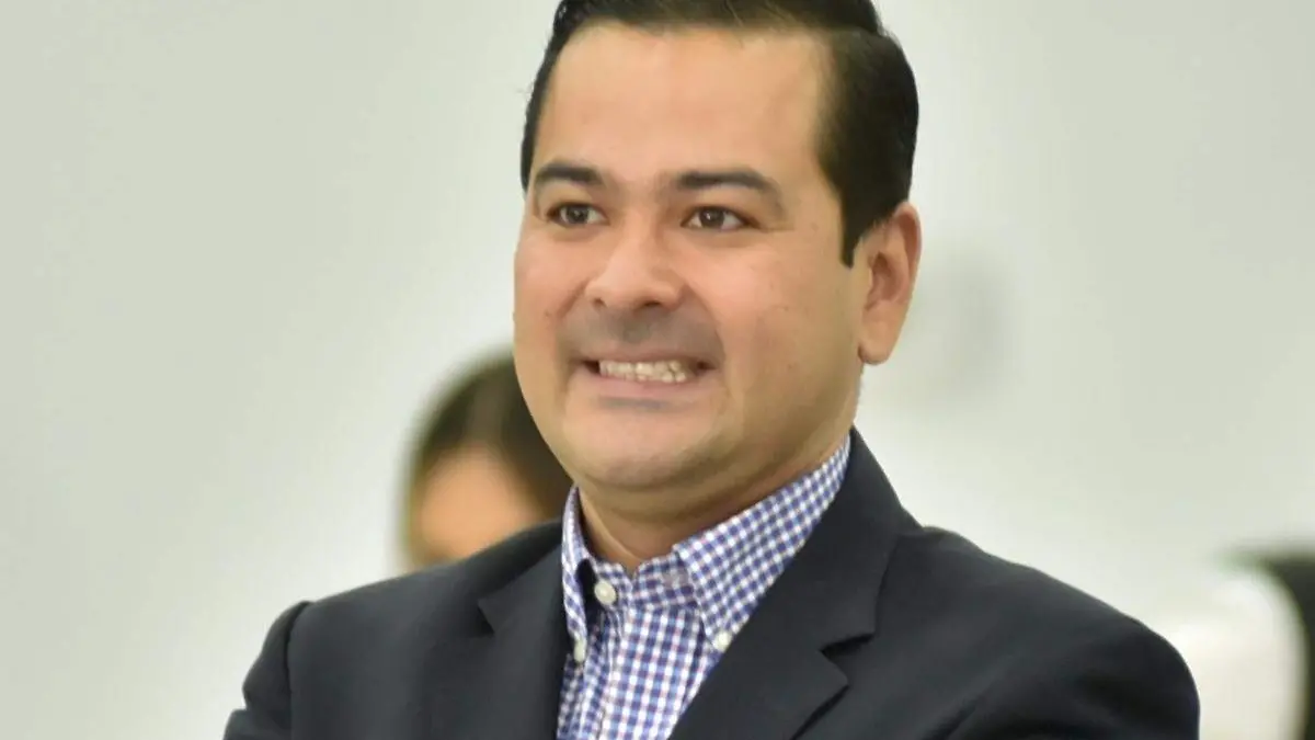 Carlos-Alberto-Bustos