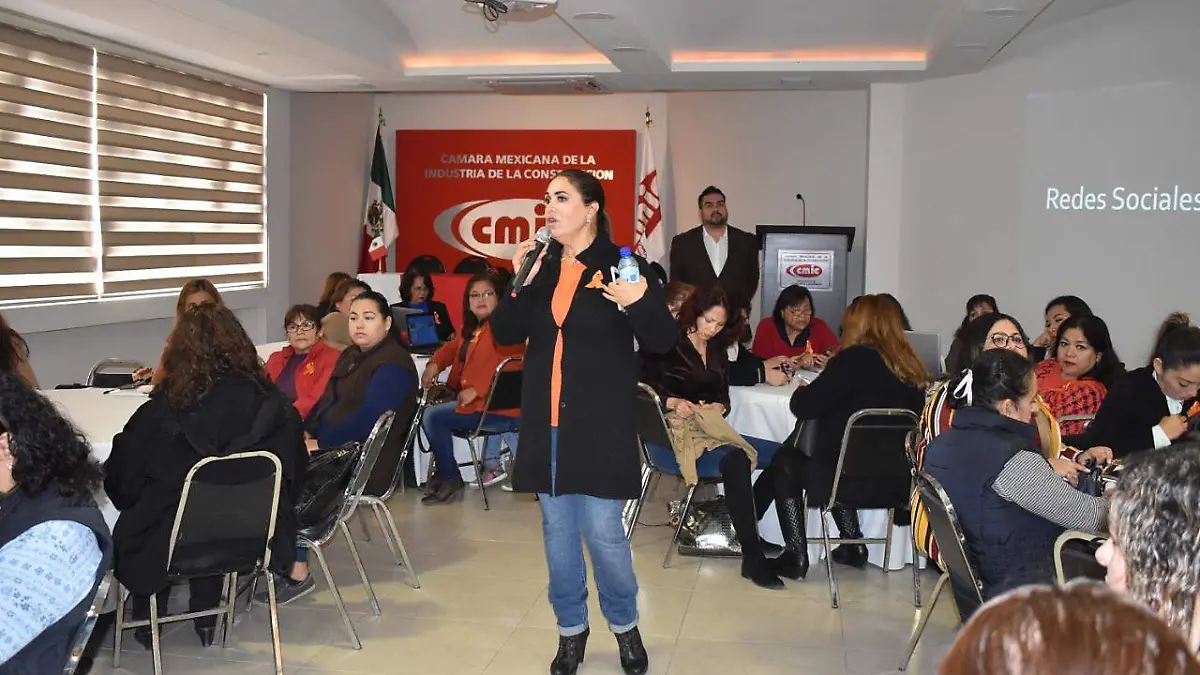 j28 taller mujeres digitales1