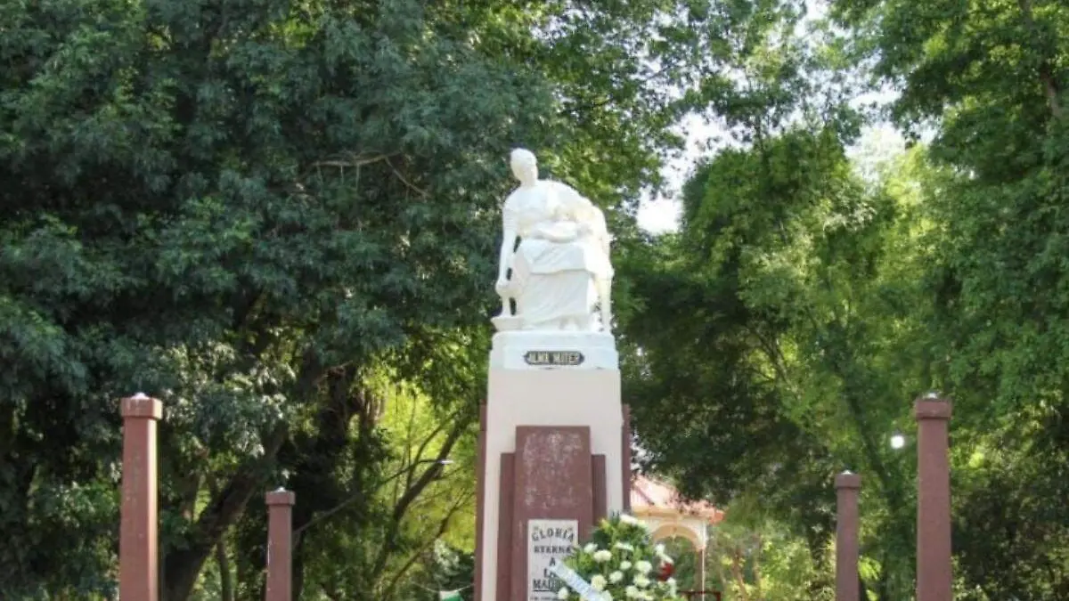 Monumento-a-la-madre-lerdo