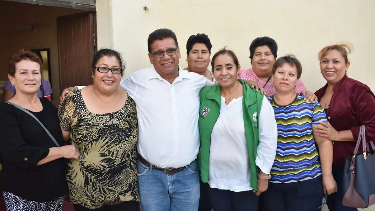 24 Buena aceptación para Enrique Sarmiento y Pilar Cabrera