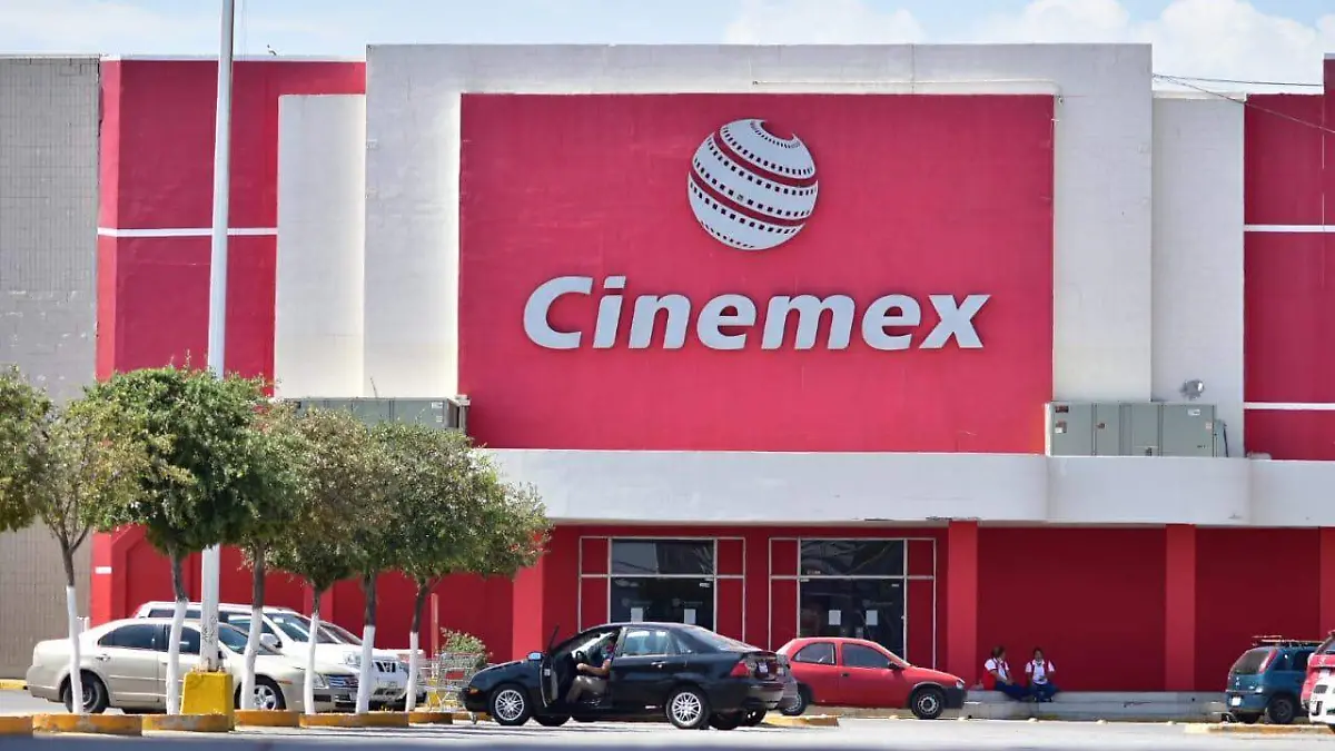 SOLÍS2 Reapertura de salas de cine se ve ‘lejana’