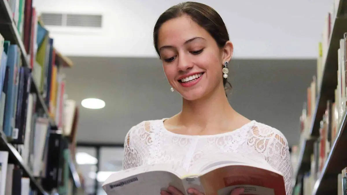 TRIANA1 Gana lagunera Concurso Estudiantil de Poemas