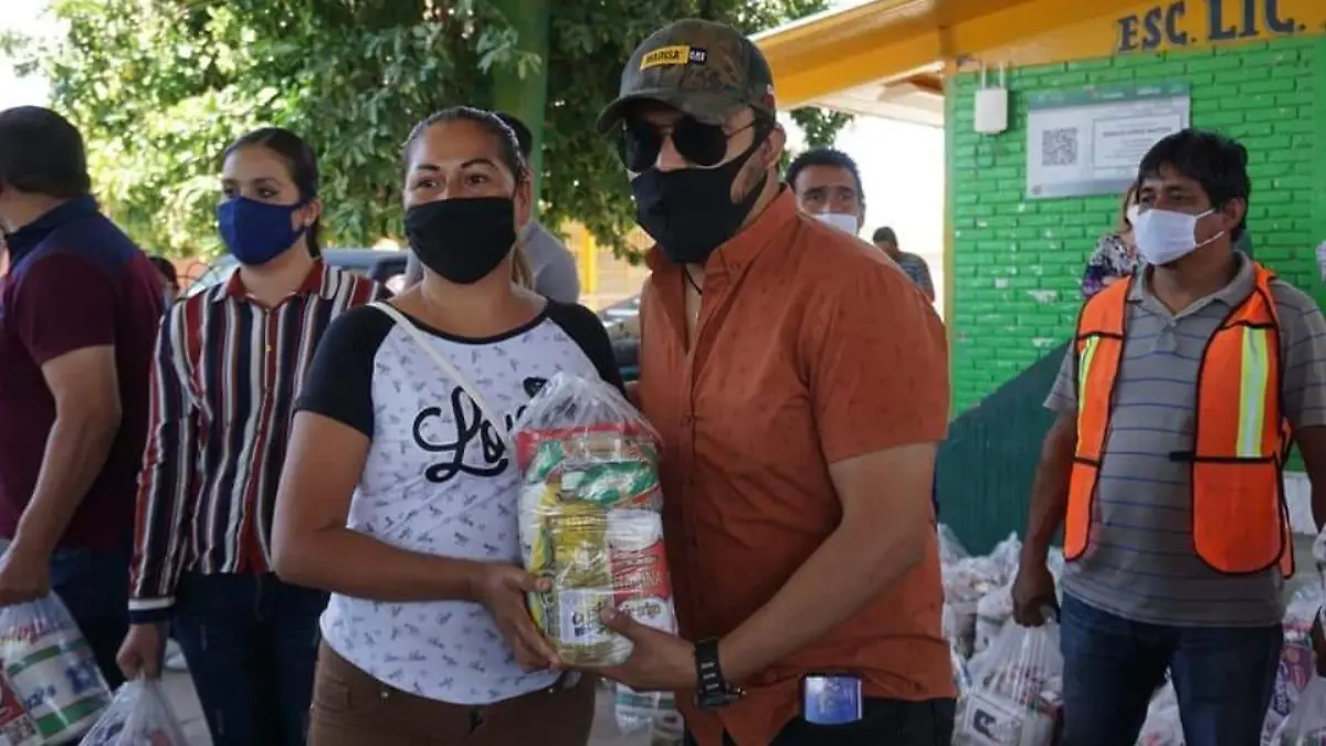 COBIAN 1 ENTREGARON 300 DESPENSAS EN LA COLONIA MARAVILLAS DE MATAMOROS