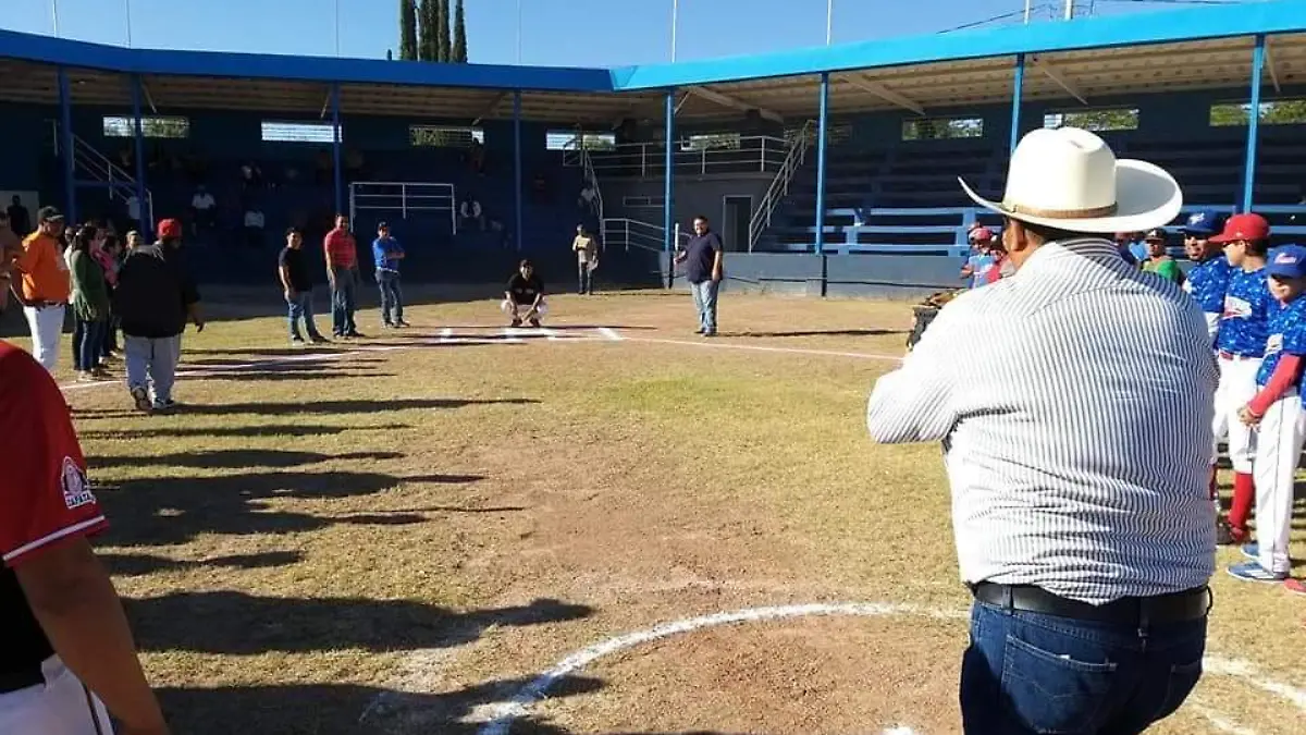 37 Arranca liga de Softball en Tlahualilo