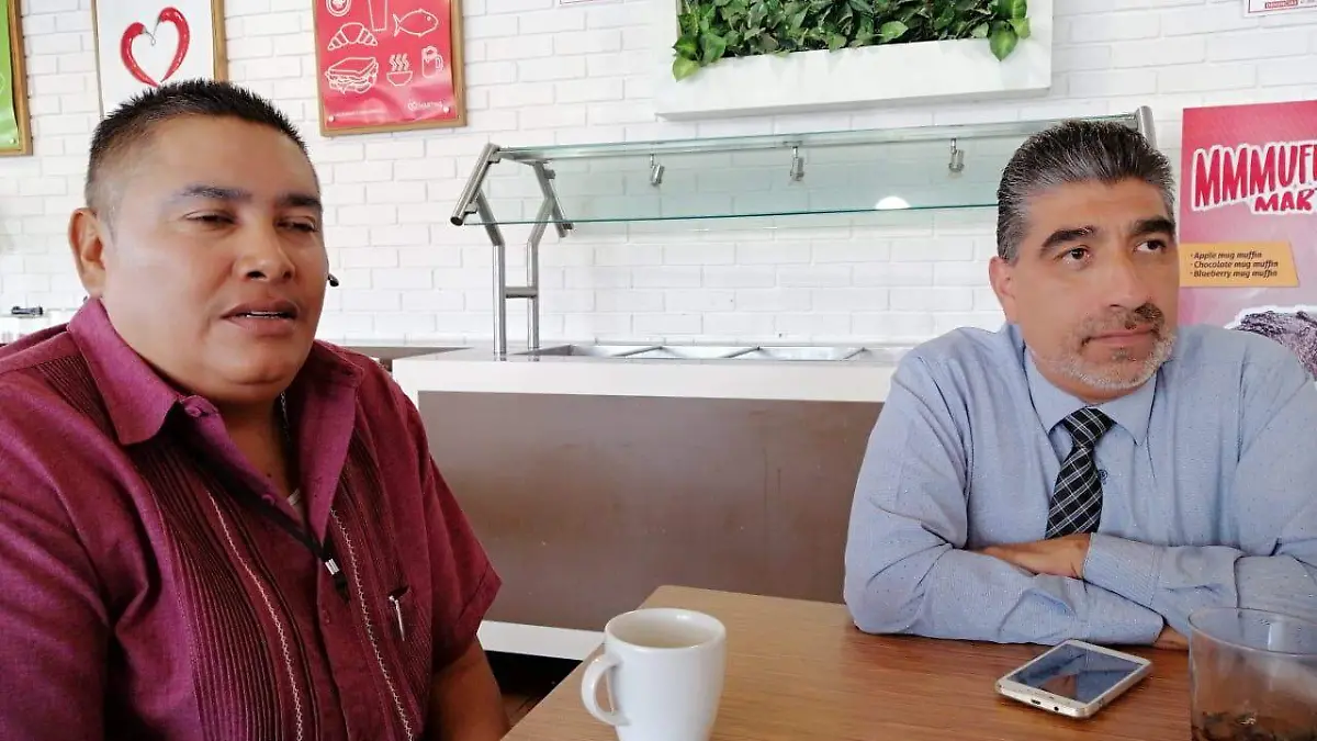 Joel Acosta y Enrique Soto, su abogado