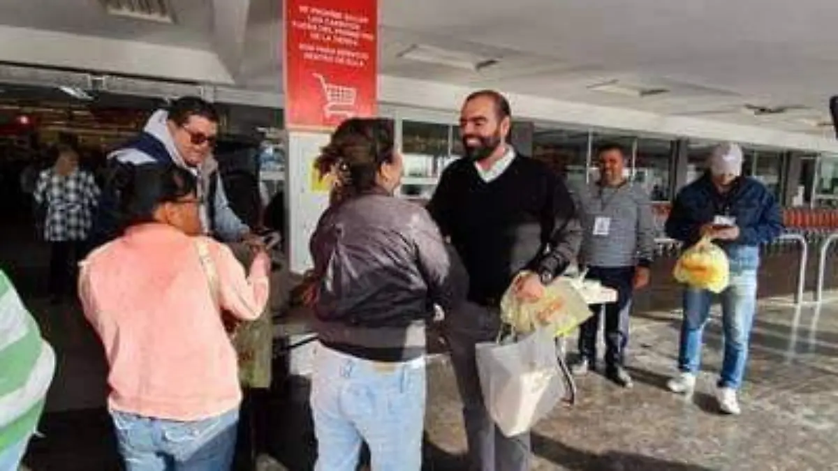 04 César POR EL USO DE BOLSAS DE PLASTICO