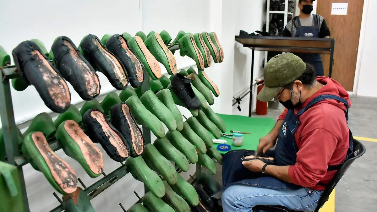 Fabriación Zapatos escolares