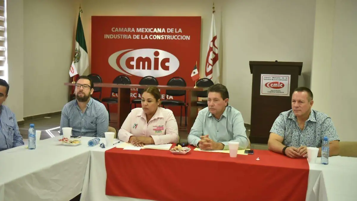 07 SE REUNE ANAVEL FERNANDEZ CON LA CMIC1