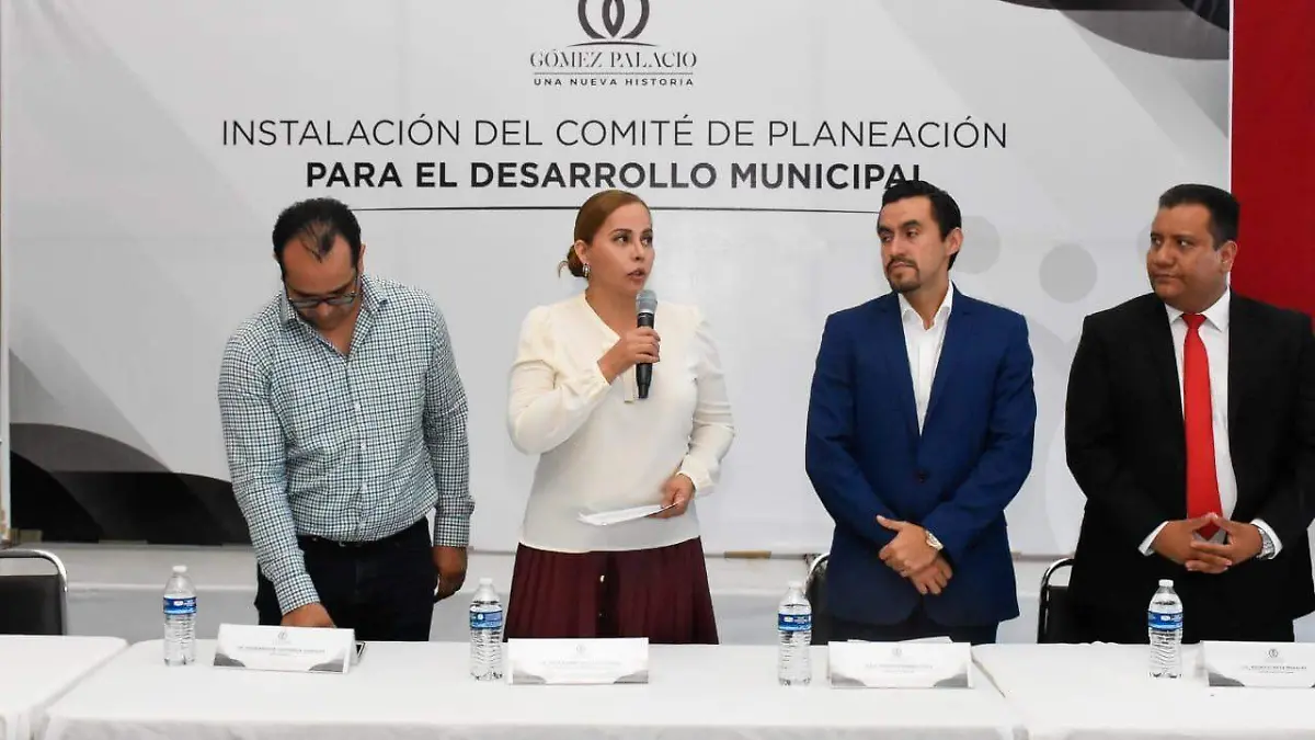 27 Toman protesta a integrantes del Comité de Planeación para el Desarrollo Municipal1