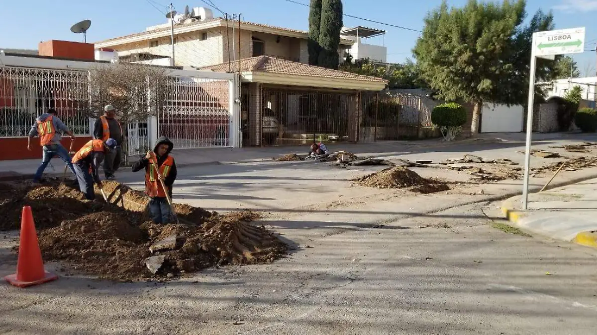 20 CESAR Avanzan trabajos de introducción de red de agua potable en El Campestre