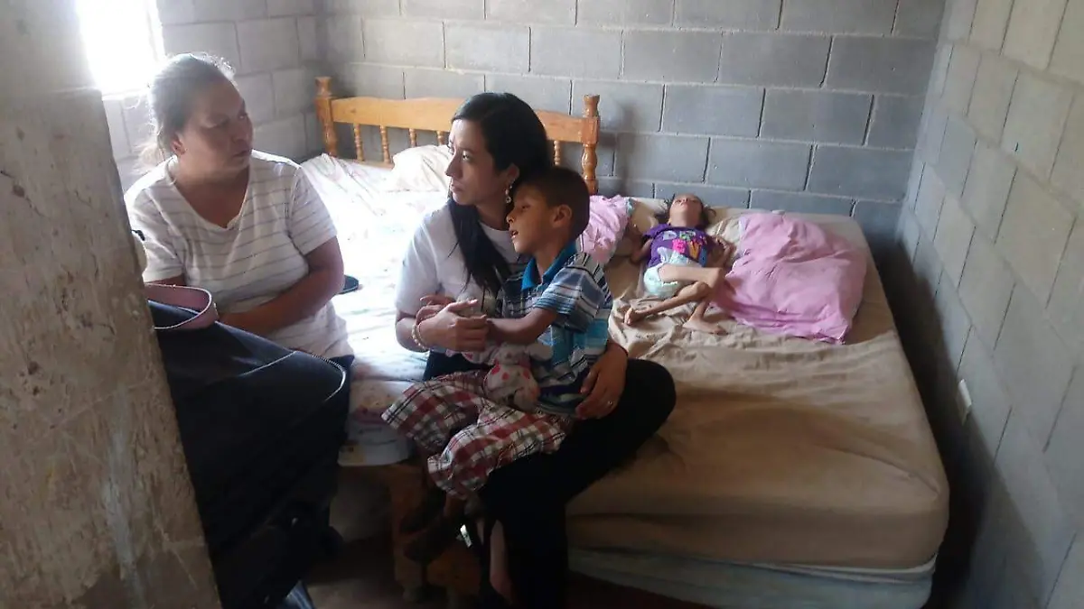 25 DIF Gómez Palacio entrega apoyos1