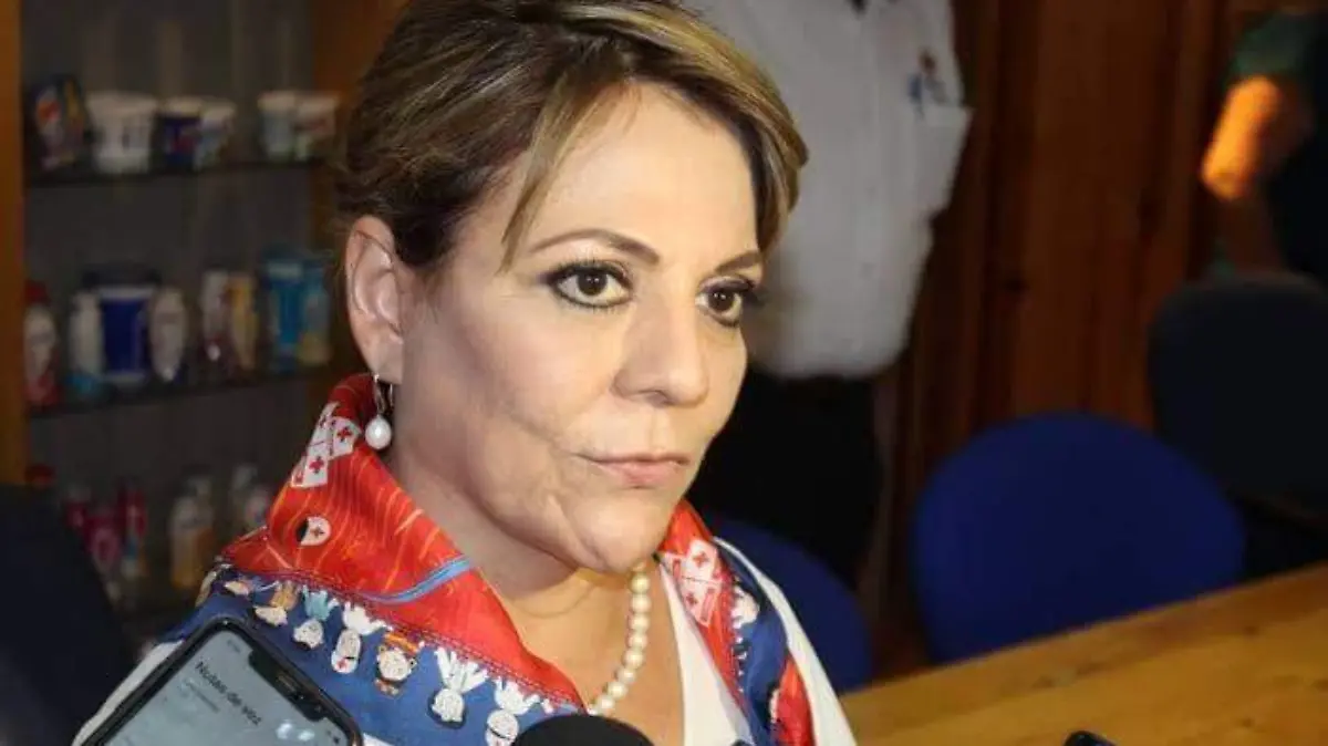 CESAR1  Separados pero unidos, Elvira Barrantes de Aispuro