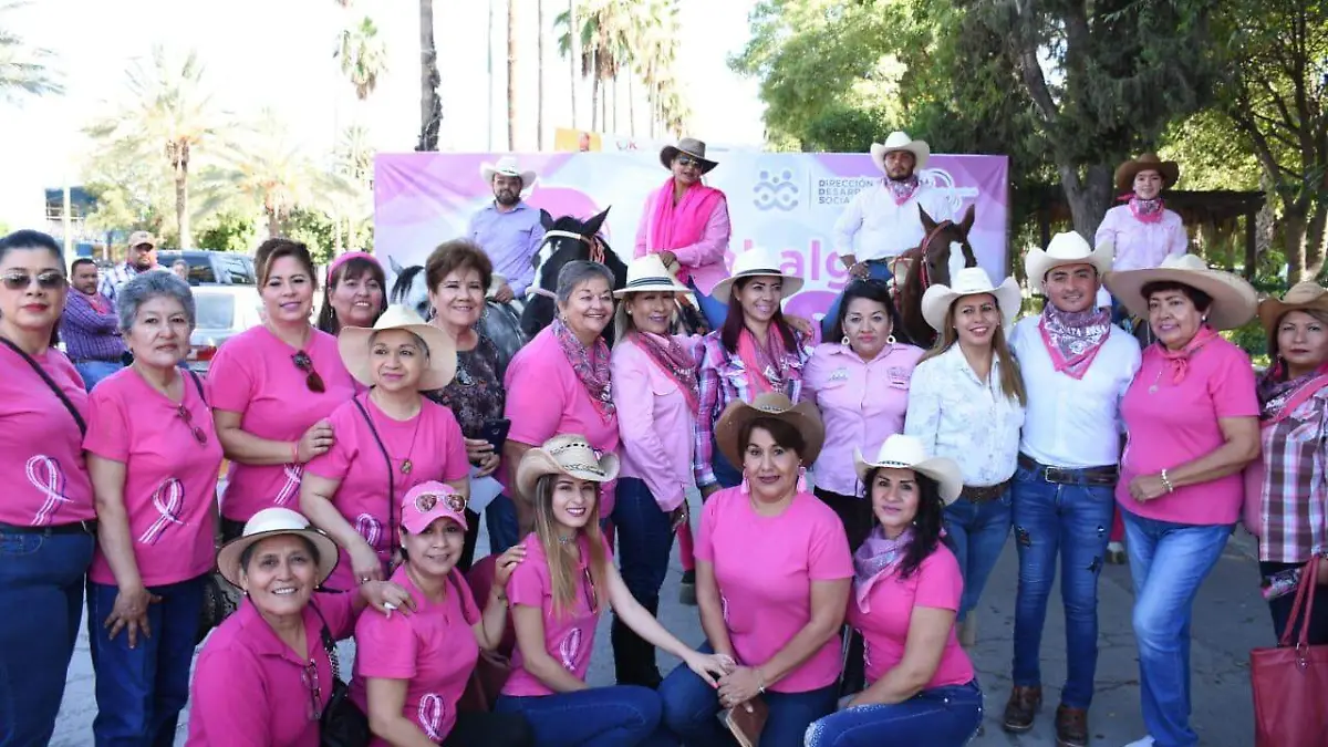 15 Realizan Cabalgata Rosa para promover3
