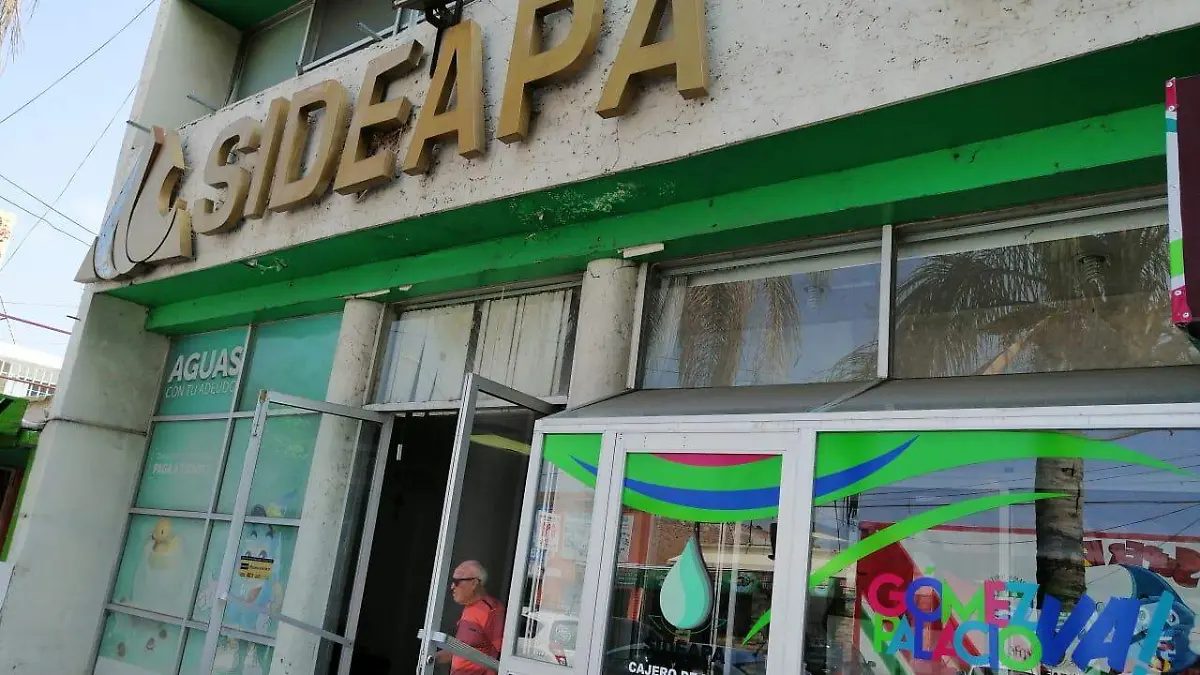 15 Hay usuarios que deben hasta 30 meses por servicio de agua