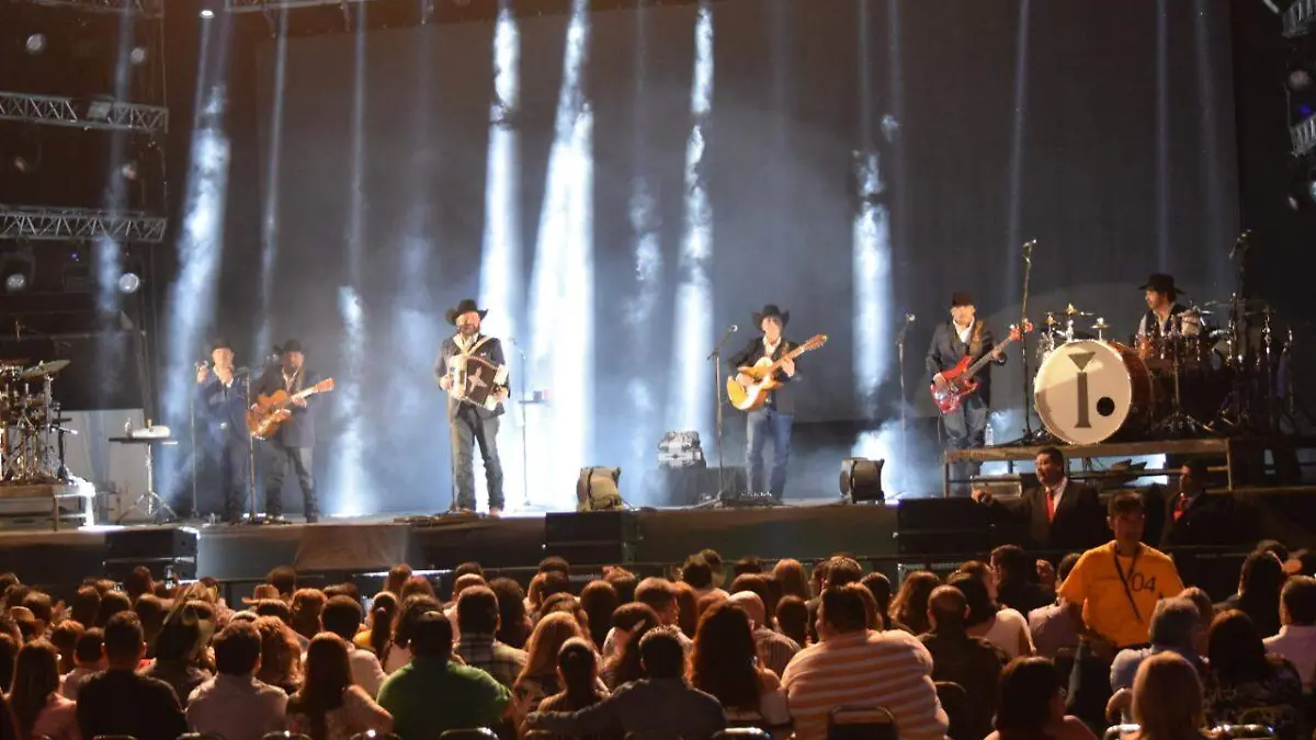 Intocable en concierto