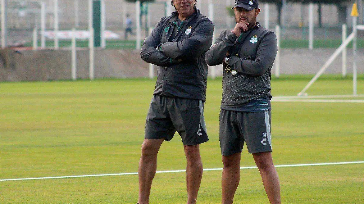 Lagunero cuerpo técnico Siboldi