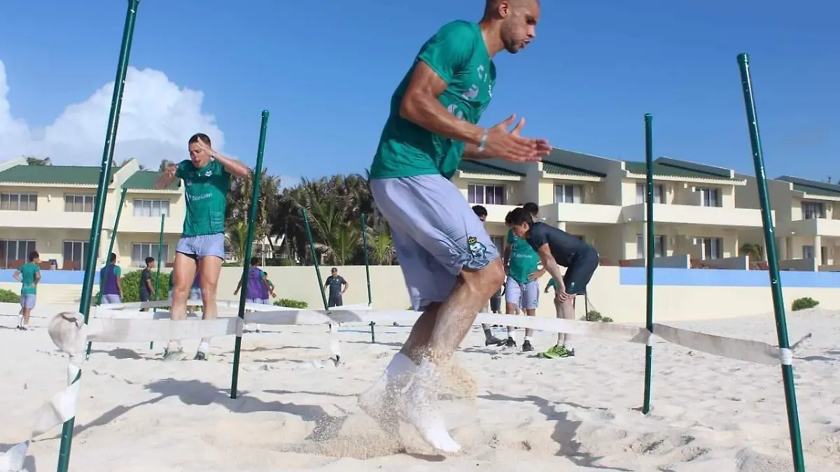 25 Intensa pretemporada del Santos Laguna