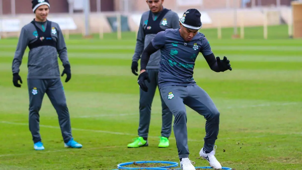 08 Santos cerró semana de preparación