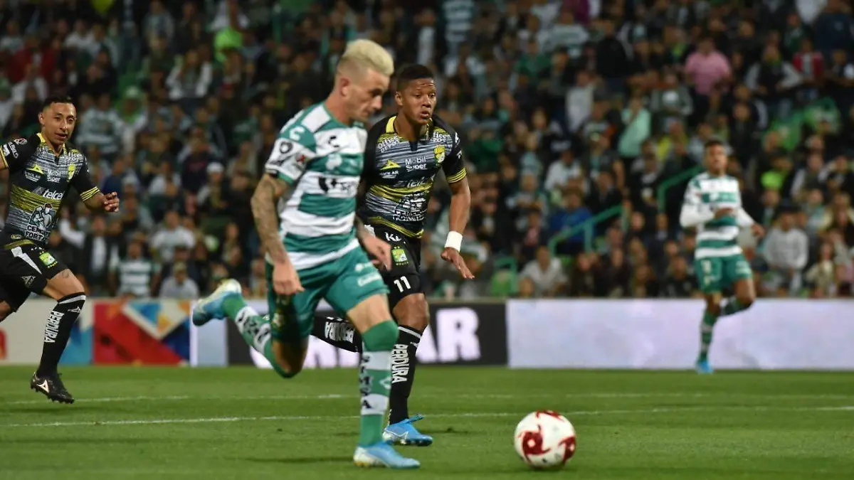 38 SERGIO Se auguran goles en el duelo entre Santos y Pumas